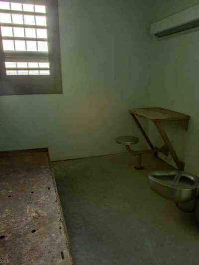 A solitary confinement cell